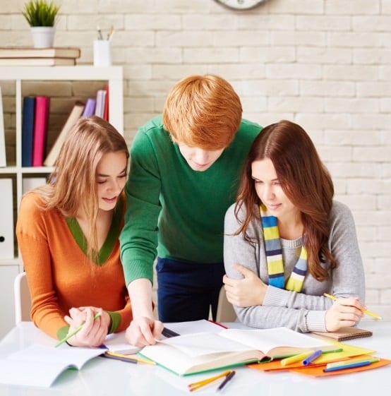 Groupe d’étudiants prépa hec ece/ecs Groupe d'étudiants prépa hec ece/ecs